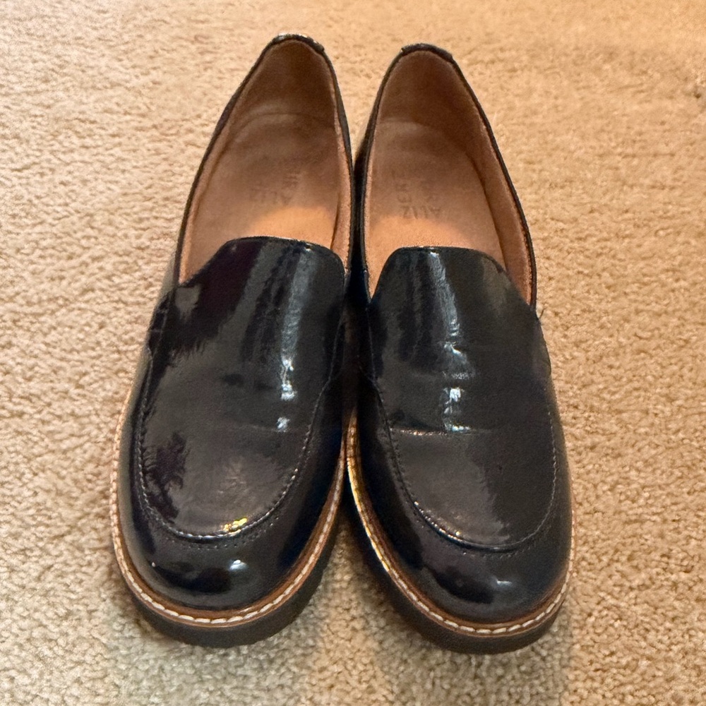 Naturalizer Glossy Black Loafers